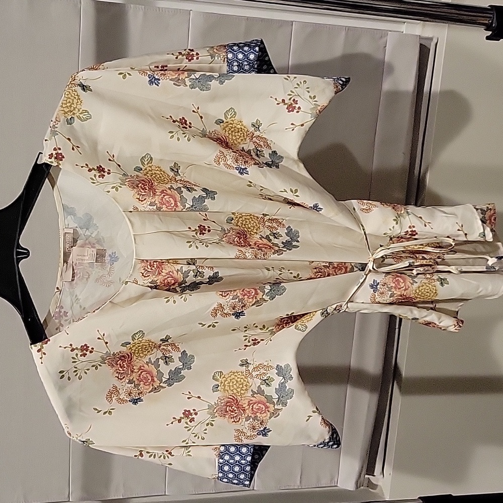 Forever 21 tie waist top medium